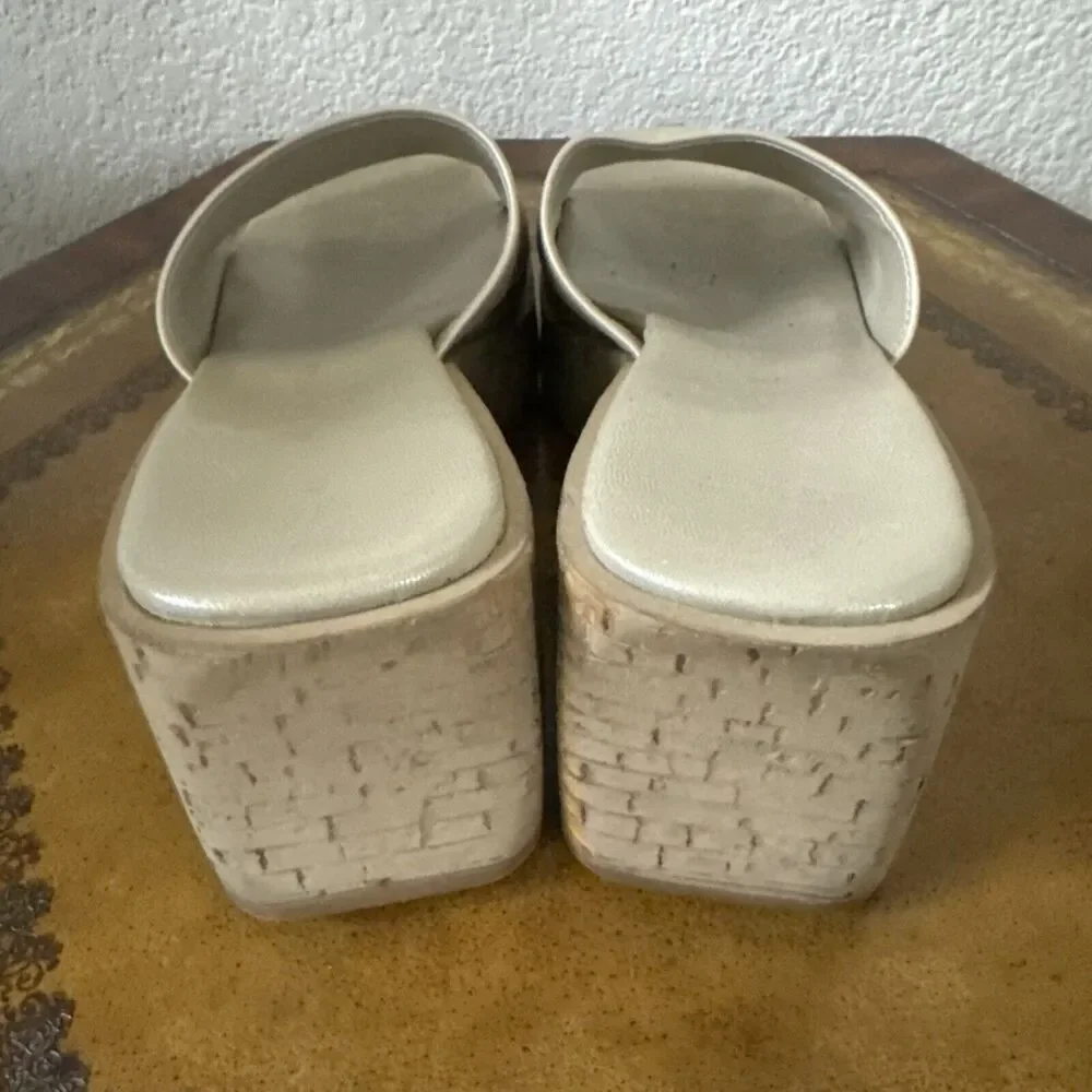 Gianni Bini Light Gold Sandals‎ Womens 7.5 M Cork Wedge Platform Heels Slides